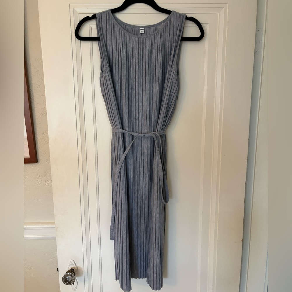 Uniqlo Silver/Grey Midi Pleated Dress | S